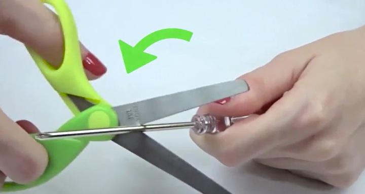 نحوه تیز کردن قیچی کند 18