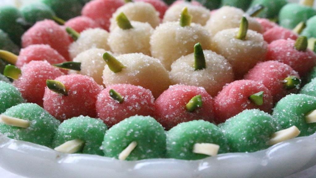 طرز تهیه شیرینی توت خانگی ساده و خوشمزه بادامی بدون فر برای عید نوروز