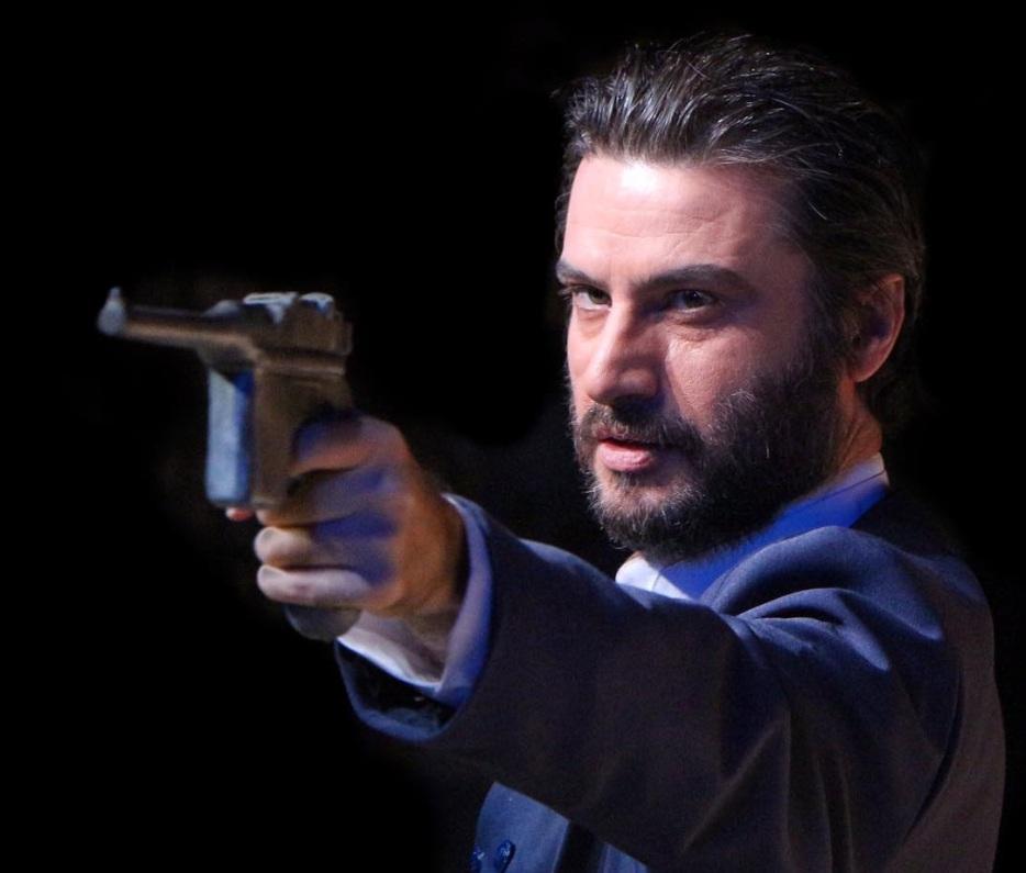 عکس تئاتری شهرام حقیقت دوست