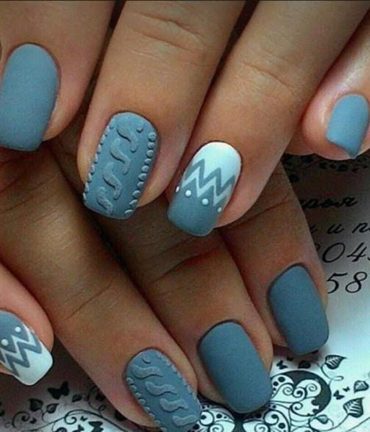 مدل ناخن زمستانی جدید طرح ژاکت آبی مات