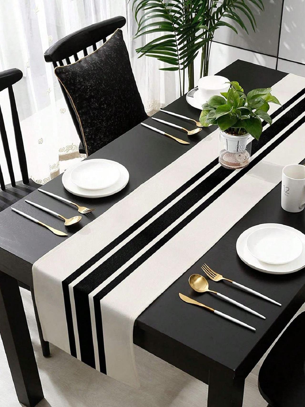 مدل رانر رومیزی ساده با طرح سیاه و سفید 4