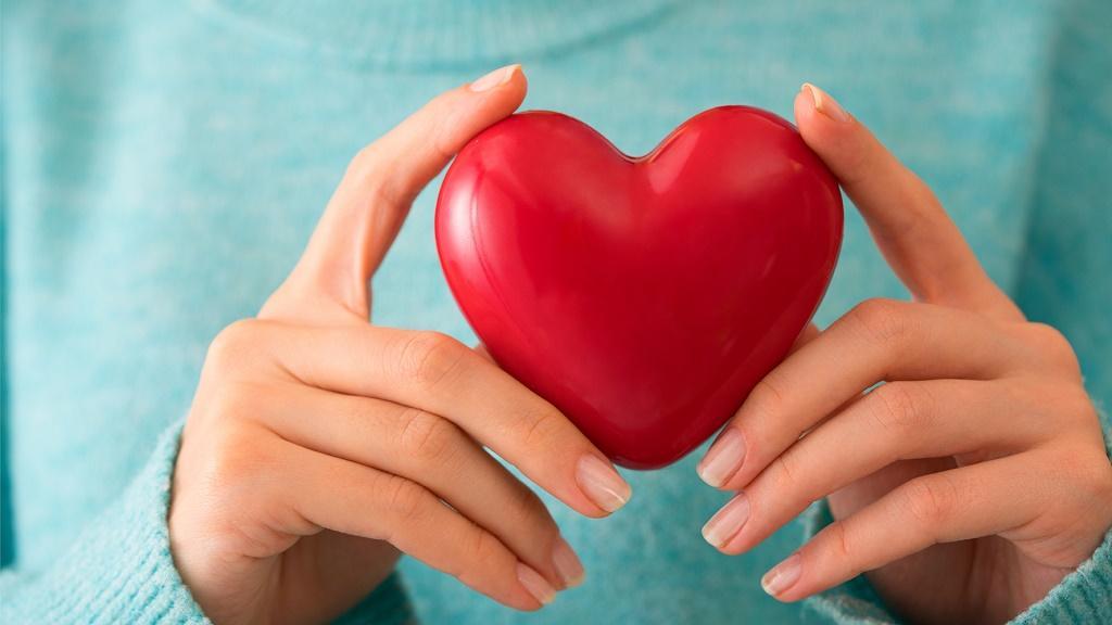 چگونه خوش قلب باشیم؛ 17 خصوصیت و ویژگی افراد مهربان و خوش قلب