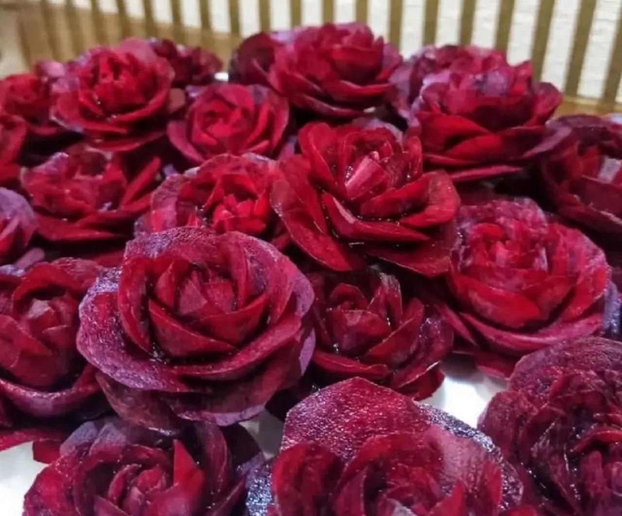 مدل تزیین لبو یلدایی برای عروس1