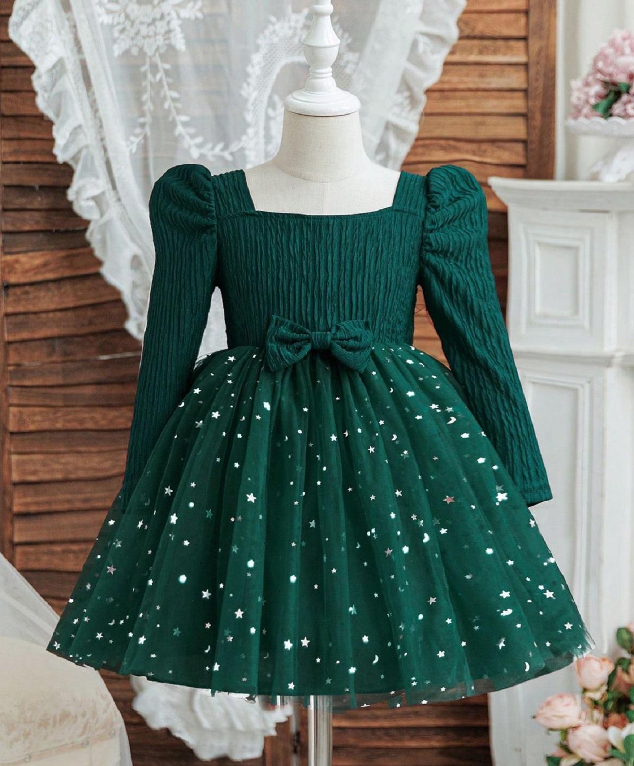 مدل لباس شب یلدا دخترانه سبز ساتن 2