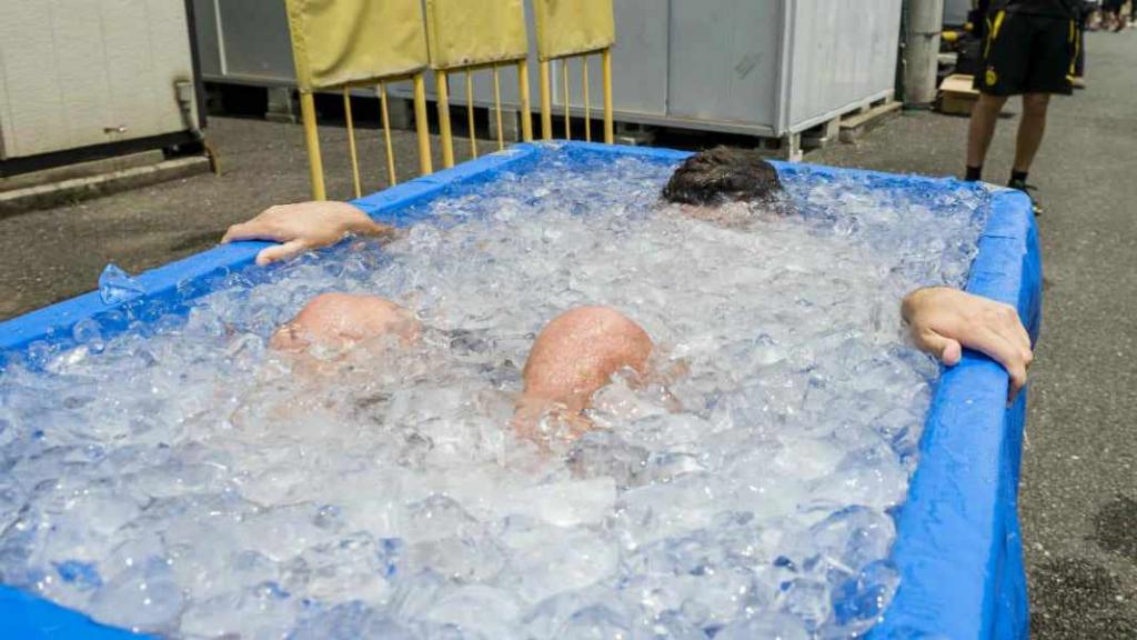 فواید حمام یخ: خنک کردن بدن
