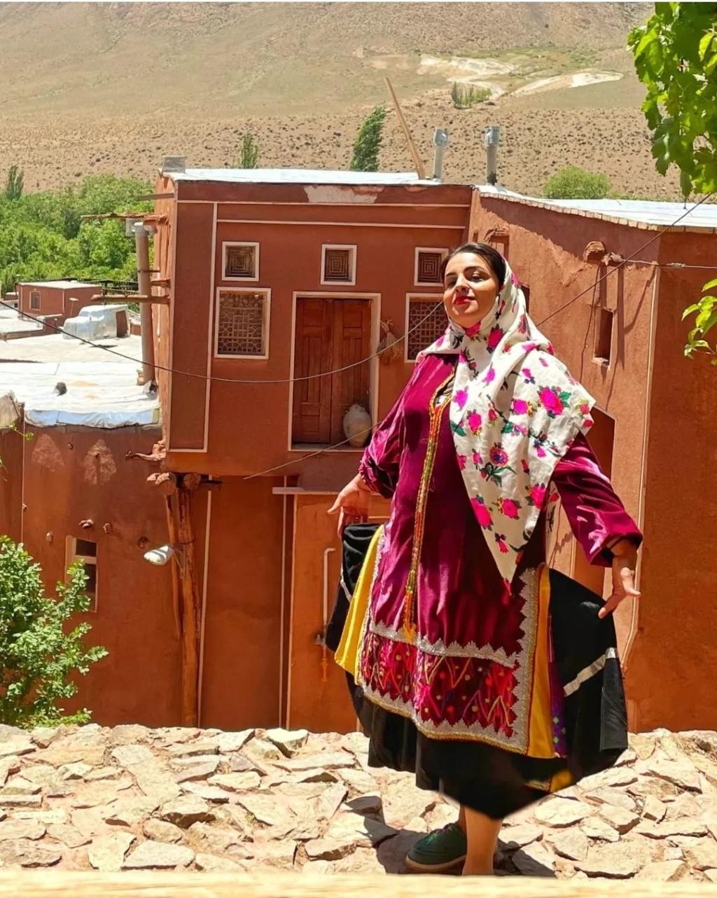 لباس سنتی ایرانی زنانه7
