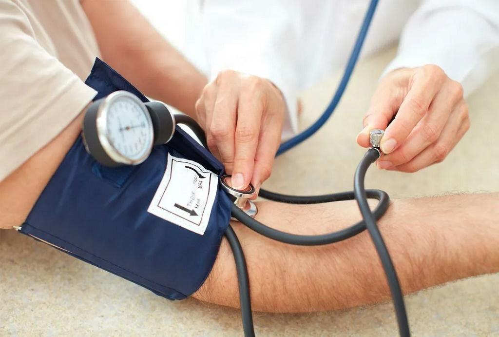 شیوه زندگی و درمان های خانگی: از بودن در موقعیت هایی که می توانند فشار خون را بیش از حد کاهش دهد اجتناب کنید