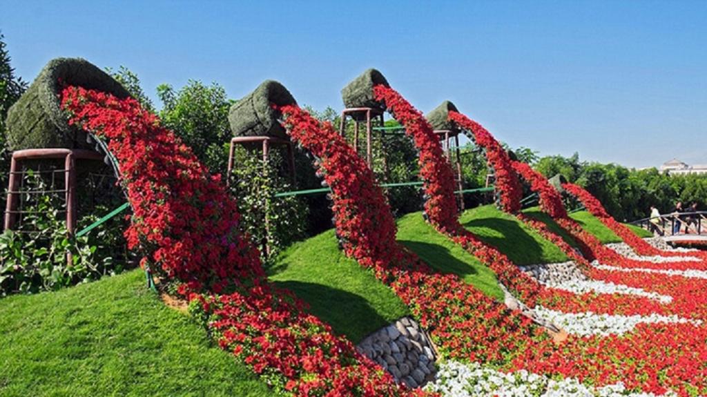 باغ گلها:جاهای دیدنی کرمانشاه در عید نوروز
