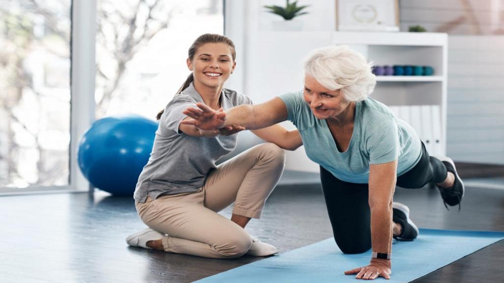 بهترین تمرینات تعادلی، قدرتی و حرکت ورزشی مناسب بیماران ام اس (MS)