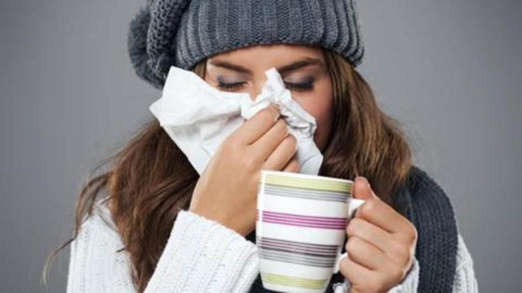  از فواید چای سبز و لیمو برای سرماخوردگی و آنفولانزا