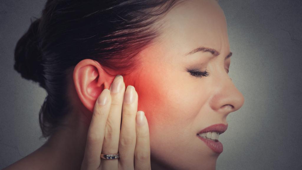 درمان خانگی عفونت گوش با سیر + عوارض گذاشتن سیر در گوش