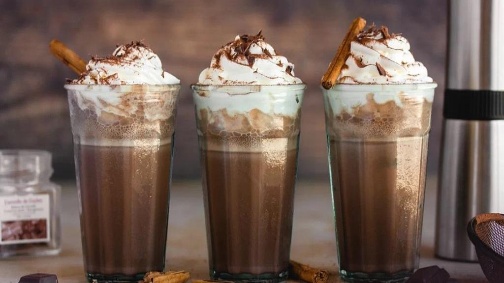 طرز تهیه فراپه فندقی مخلوط خوشمزه قهوه و فندق با طعم خامه ای