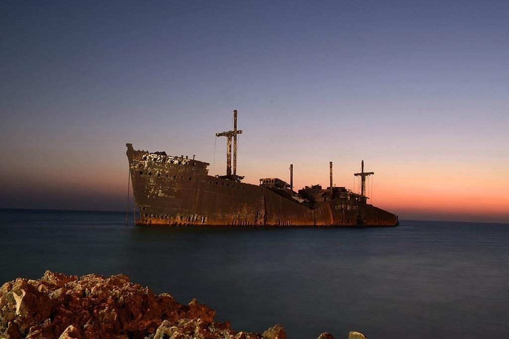 جاهای دیدنی کیش: کشتی یونانی