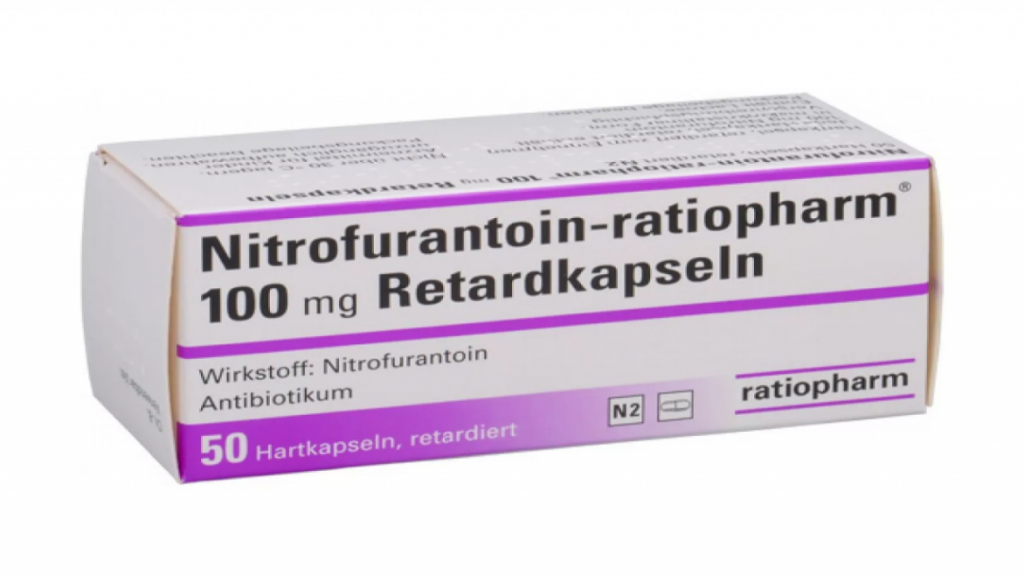 کپسول نیتروفورانتوئین (Nitrofurantoin): موارد مصرف، روش استفاده، عوارض جانبی و تداخلات دارویی