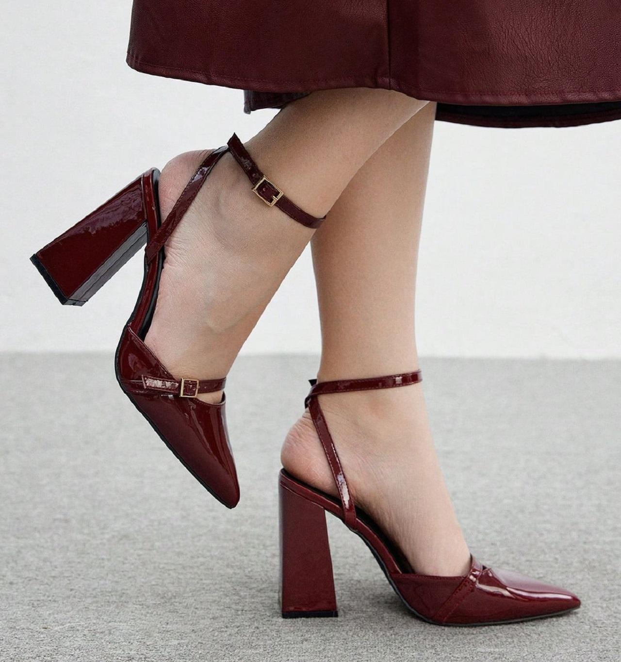 مدل کفش مجلسی پاشنه بلند چرم جگری 