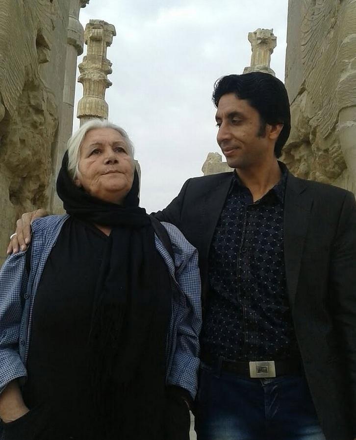 عکس کبری سعیدی و دوستانش