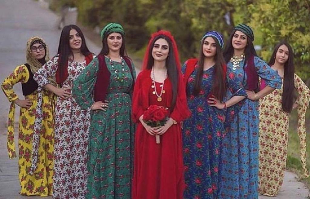 لباس سنتی ایرانی زنانه 4