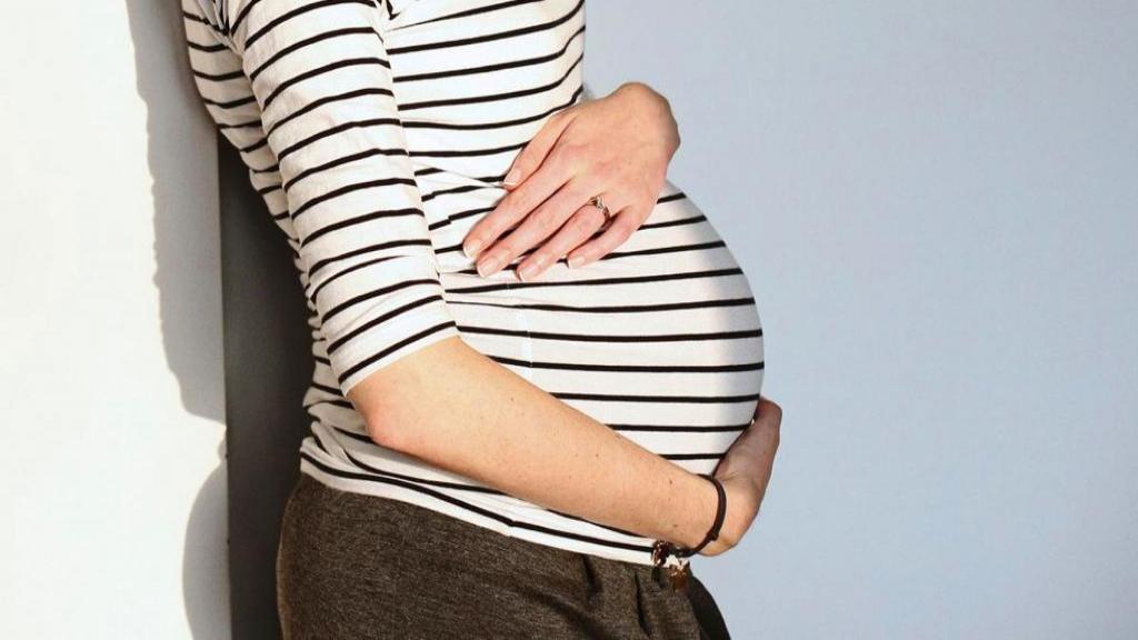 کرمک در دوران بارداری: علائم، علل، راه تشخیص و درمان انگل روده