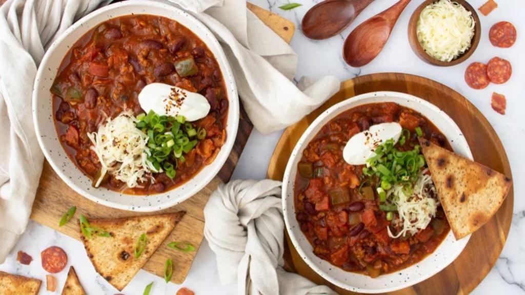 طرز تهیه خوراک چیلی پیتزایی سوپریم خوشمزه خانگی به سبک ایتالیایی