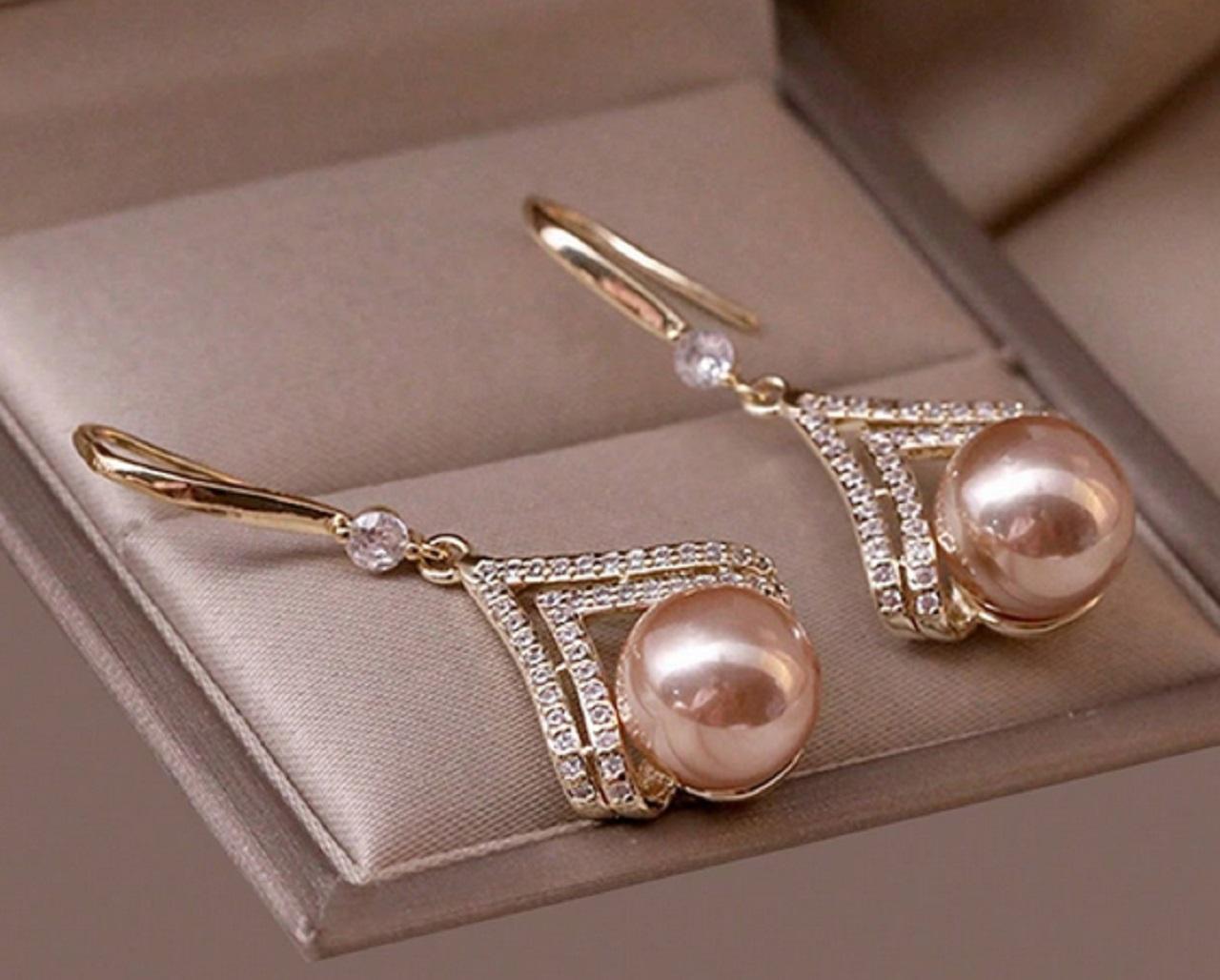 گوشوارههای مرواریدی مناسب هدیه روز مادر 3