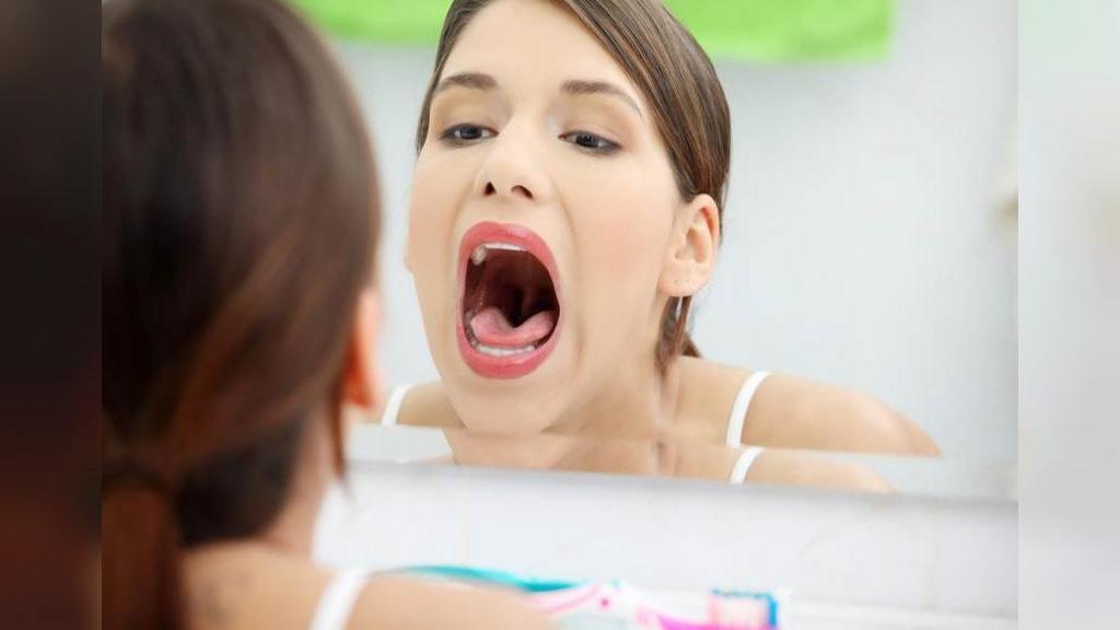 علت آفت دهان چیست + بررسی انواع آفت دهان و زبان