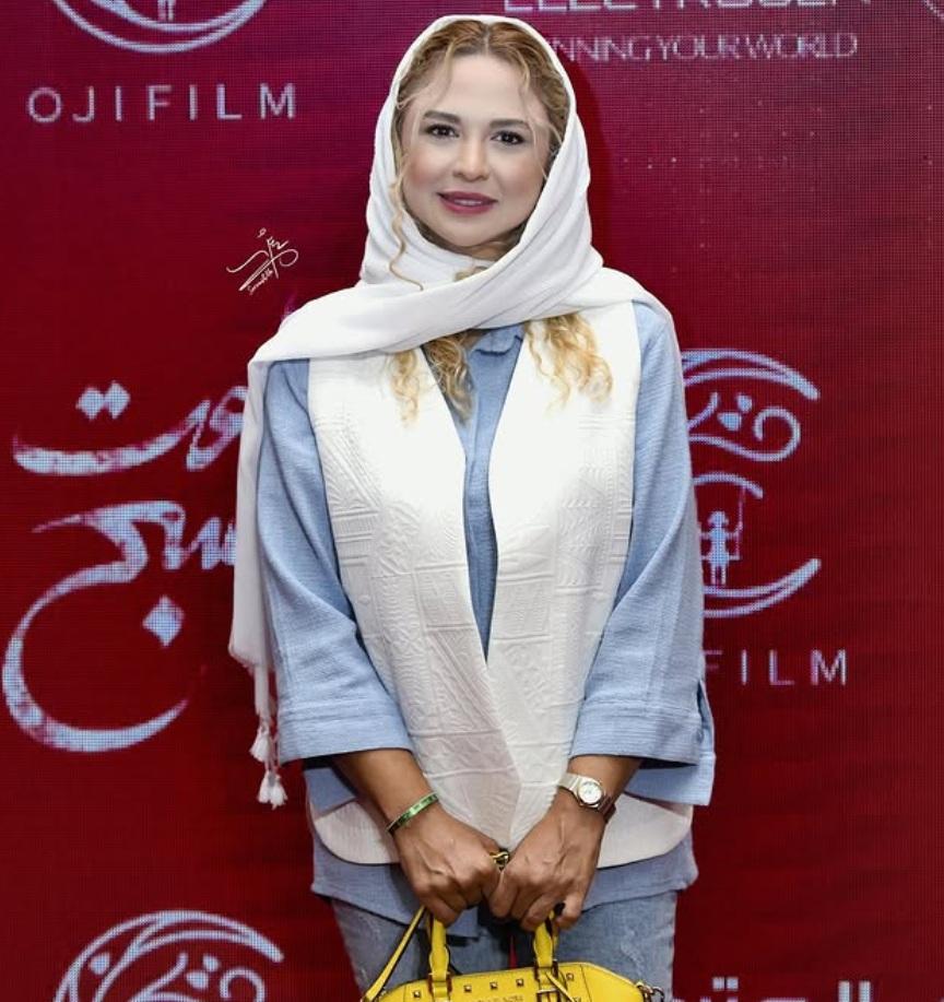 عکس نیلوفر هوشمند برای افتتاحیه