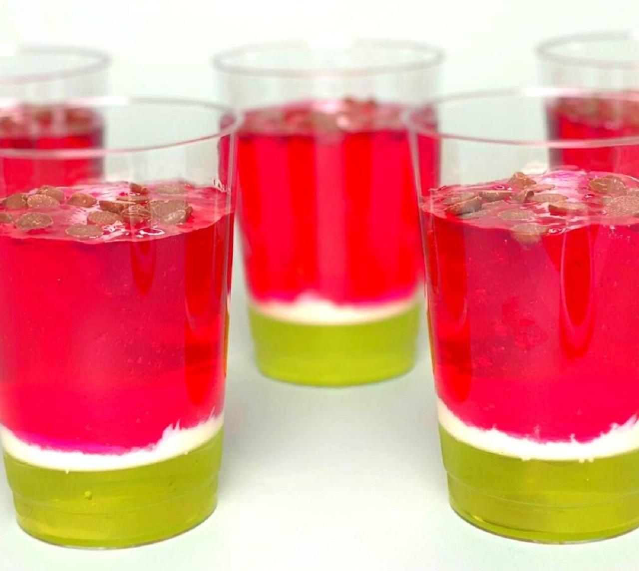 مدل ژله لیوانی سه رنگ برای شب یلدا 4