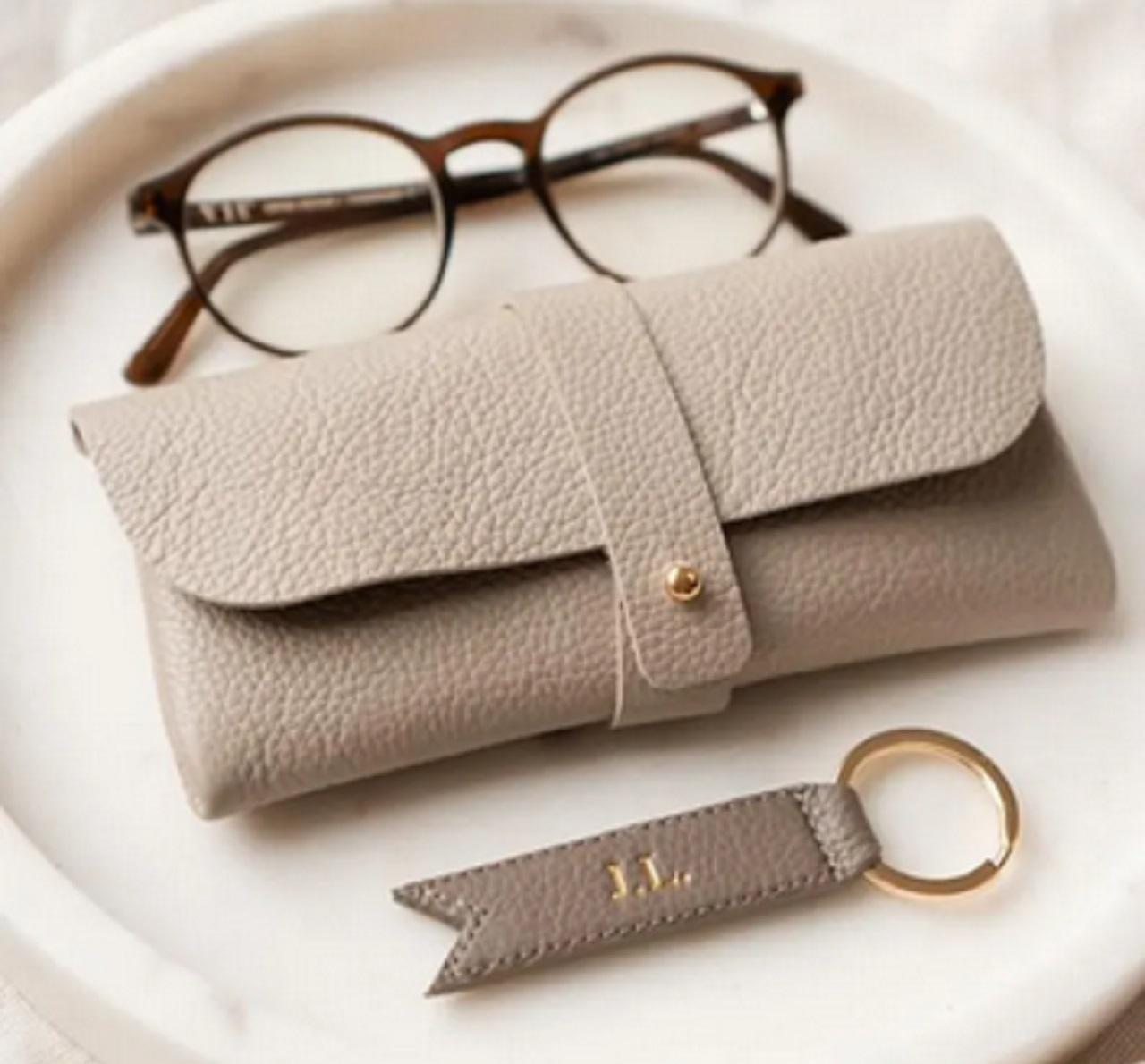 اکسسوری روز مادر: قاب عینک