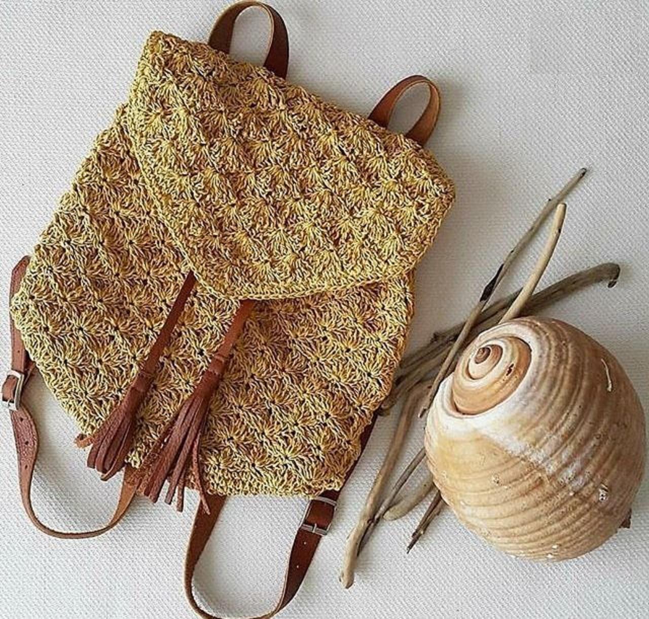 مدل کوله&zwnj; پشتی رافیا با جزئیات چرمی 1