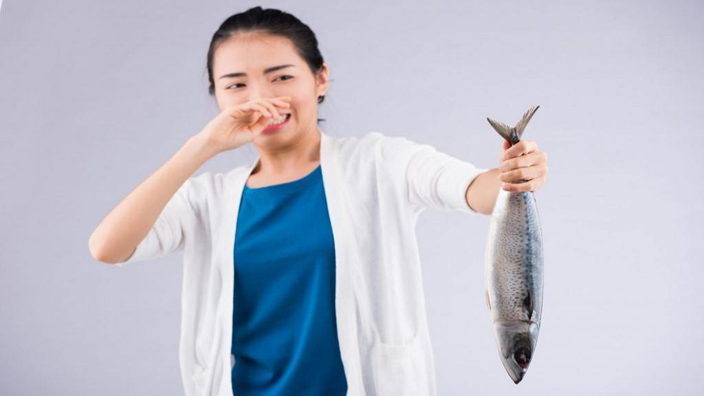 علائم سندروم بوی ماهی؛ علت و درمان بوی ماهی در دهان و بدن