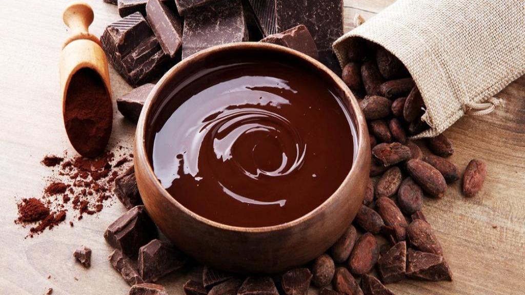 طرز تهیه سس شکلاتی خانگی خوشمزه و ساده با پودر کاکائو