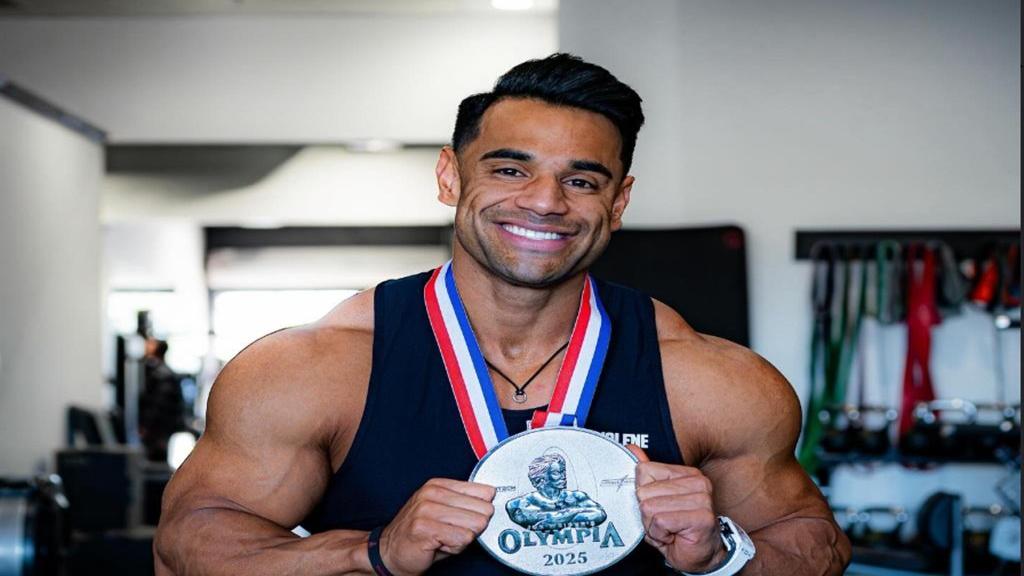 بیوگرافی علی بلال نایب قهرمان فیزیک کلاسیک المپیا 2025 + همسر و زندگی شخصی