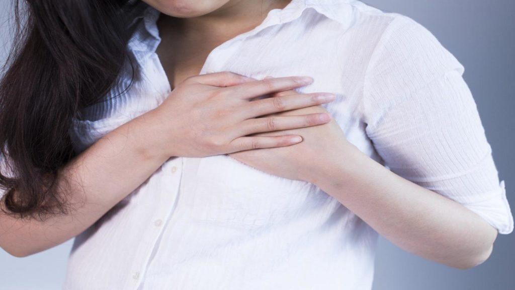 درد سینه در خانم ها: 14 علت درد پستان در زنان و روش های درمان آن