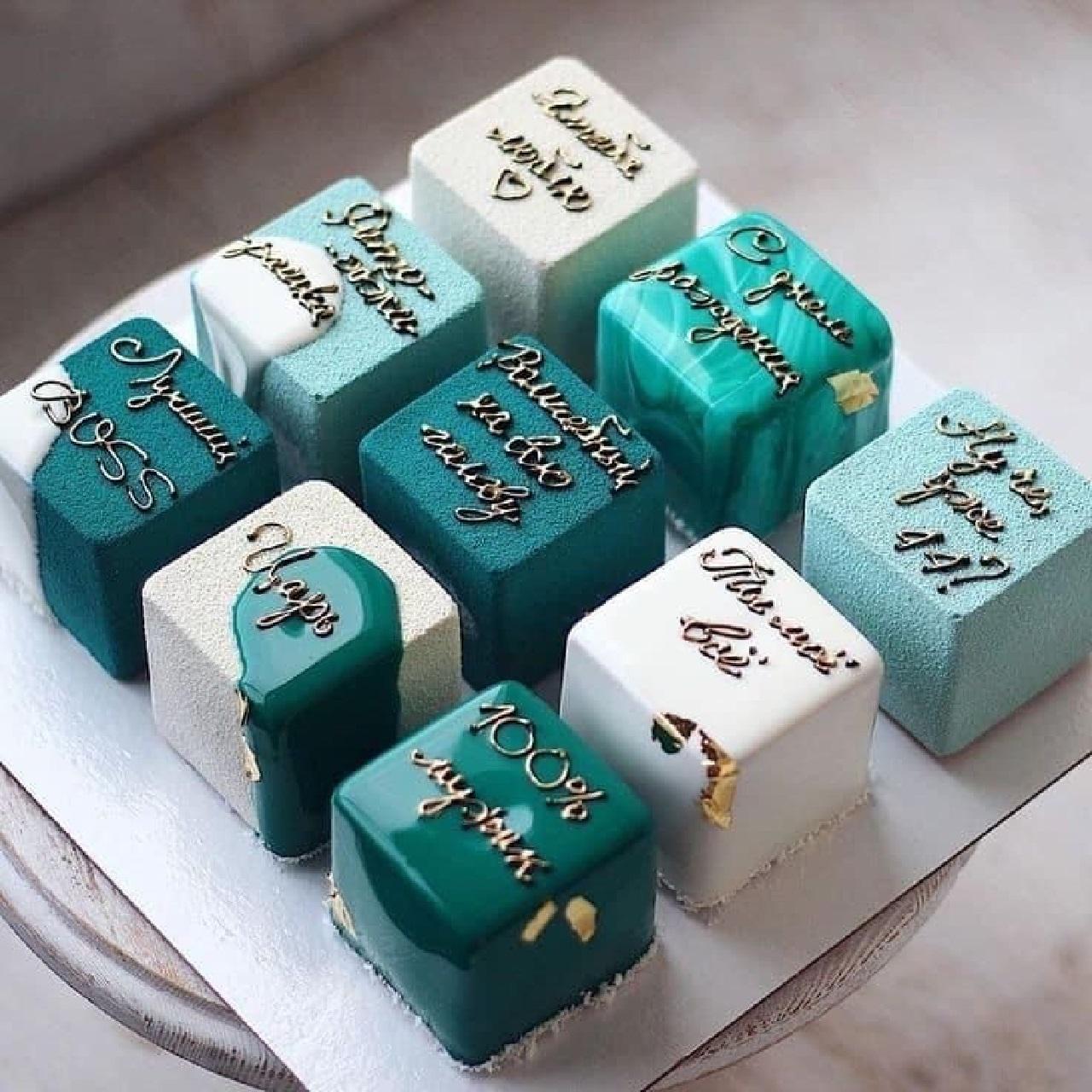 مینی کیک روز زن مربعی شکل