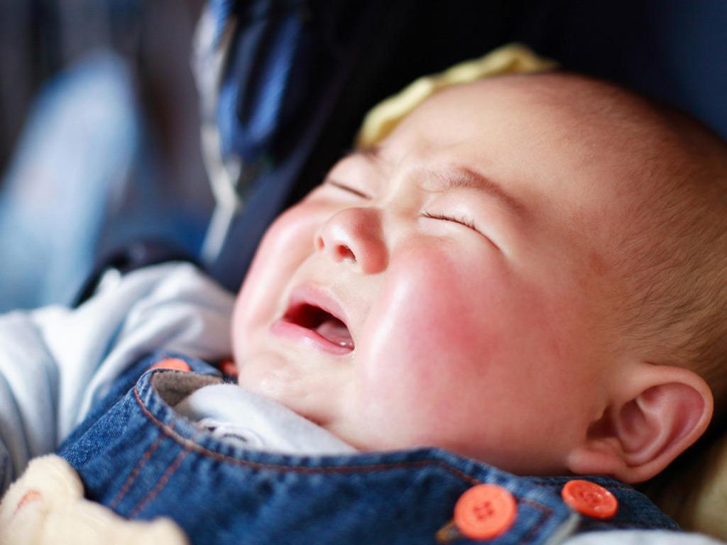 علائم مننژیت در نوزادان 