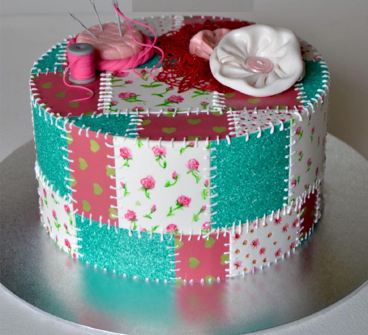 کیک‌ روز خیاط مدل نخ و پارچه چهل تیکه