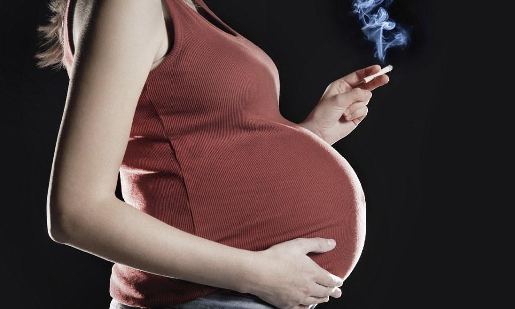 عوارض سیگار کشیدن در دوران بارداری