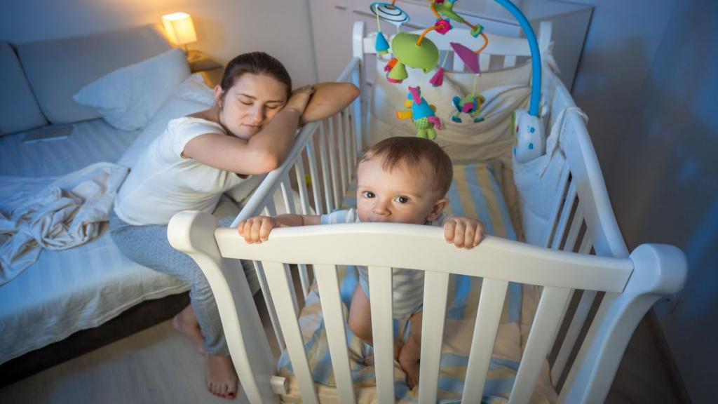 علت بی خوابی کودکان چیست ؛ علائم و درمان بی خوابی کودکان