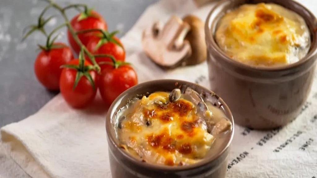 دستور پخت و طرز تهیه ژولین قارچ و پیاز وگان خوشمزه بدون گوشت