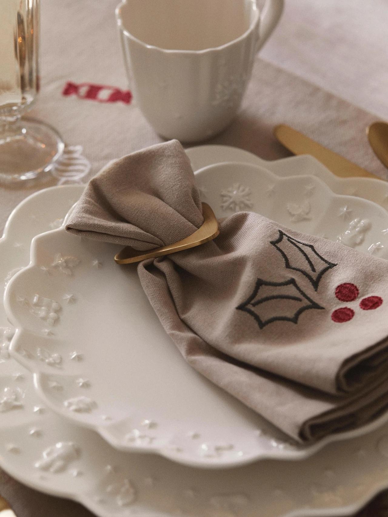 مدل تزیین دستمال سفره با حلقه 3