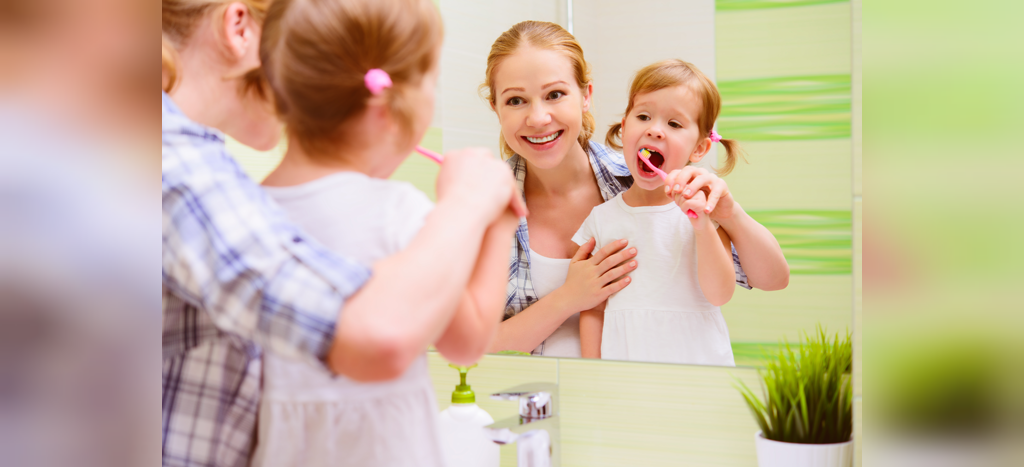 راه های سرگرم کننده برای تشویق کودک به مسواک زدن