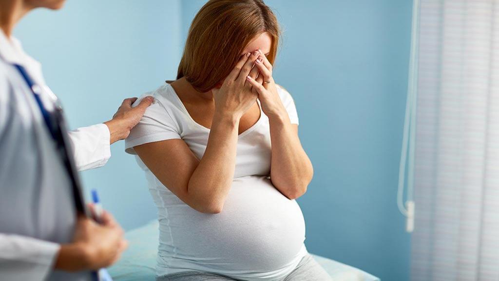 سیفلیس در دوران بارداری: علائم، خطرات، آزمایش و درمان آن