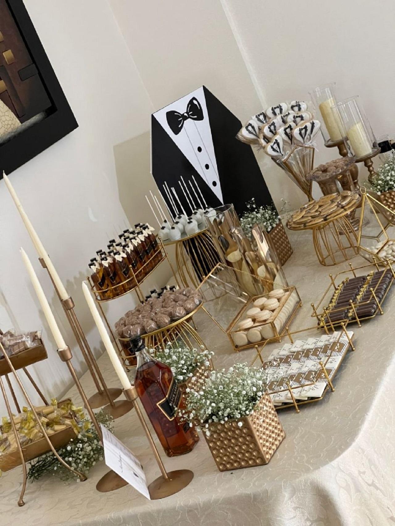 مدل تزیین میز روز مرد1