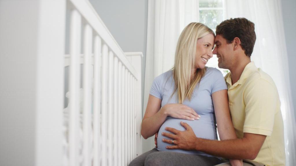 چگونه همسر باردار خود را ماساژ دهید و چه نکاتی را باید رعایت کنید؟