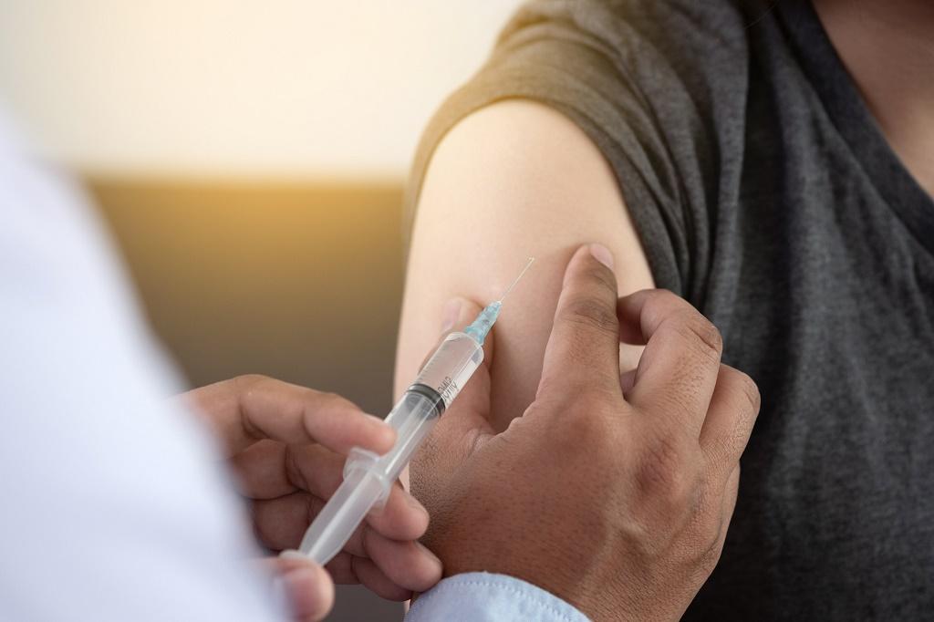  شیوه زندگی و درمان های خانگی: واکسن های توصیه شده را دریافت کنید