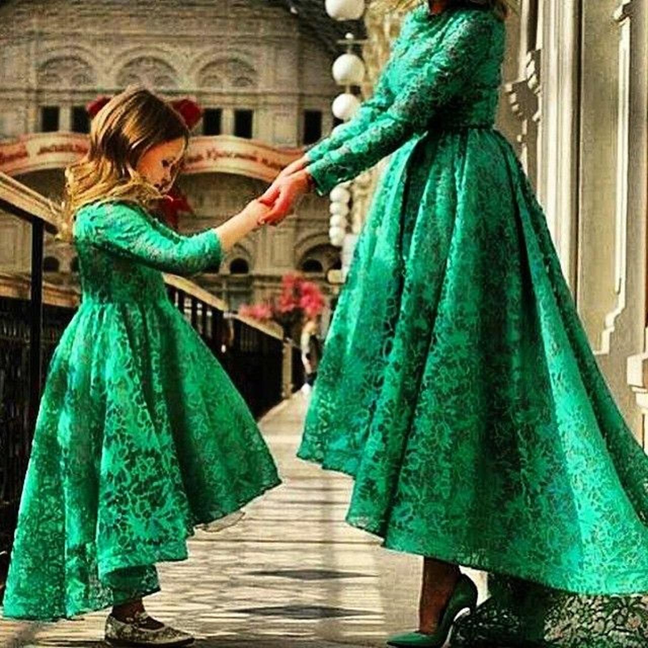 لباس ست یلدایی مادر و دختری سبز 