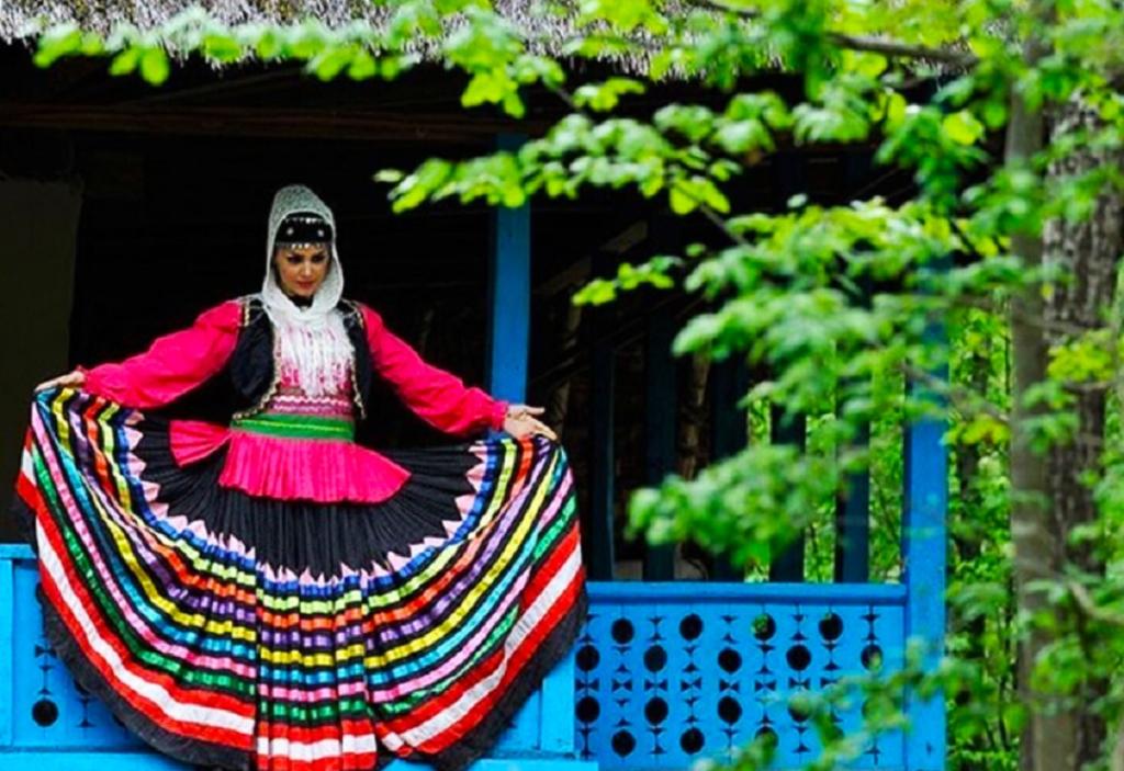 لباس سنتی ایرانی زنانه 1