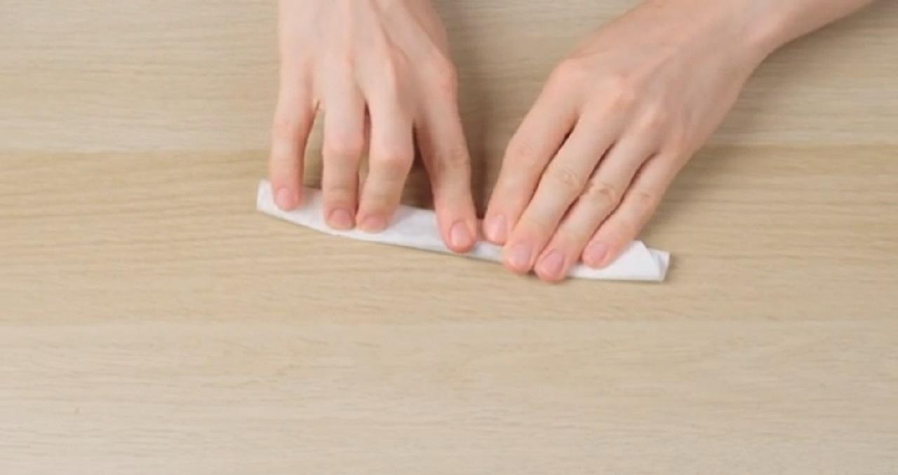 تا زدن فیلتر قهوه برای ساخت تی&zwnj; بگ 3