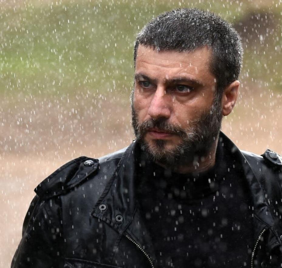 عکس شهرام حقیقت دوست در صحنه فیلمبرداری