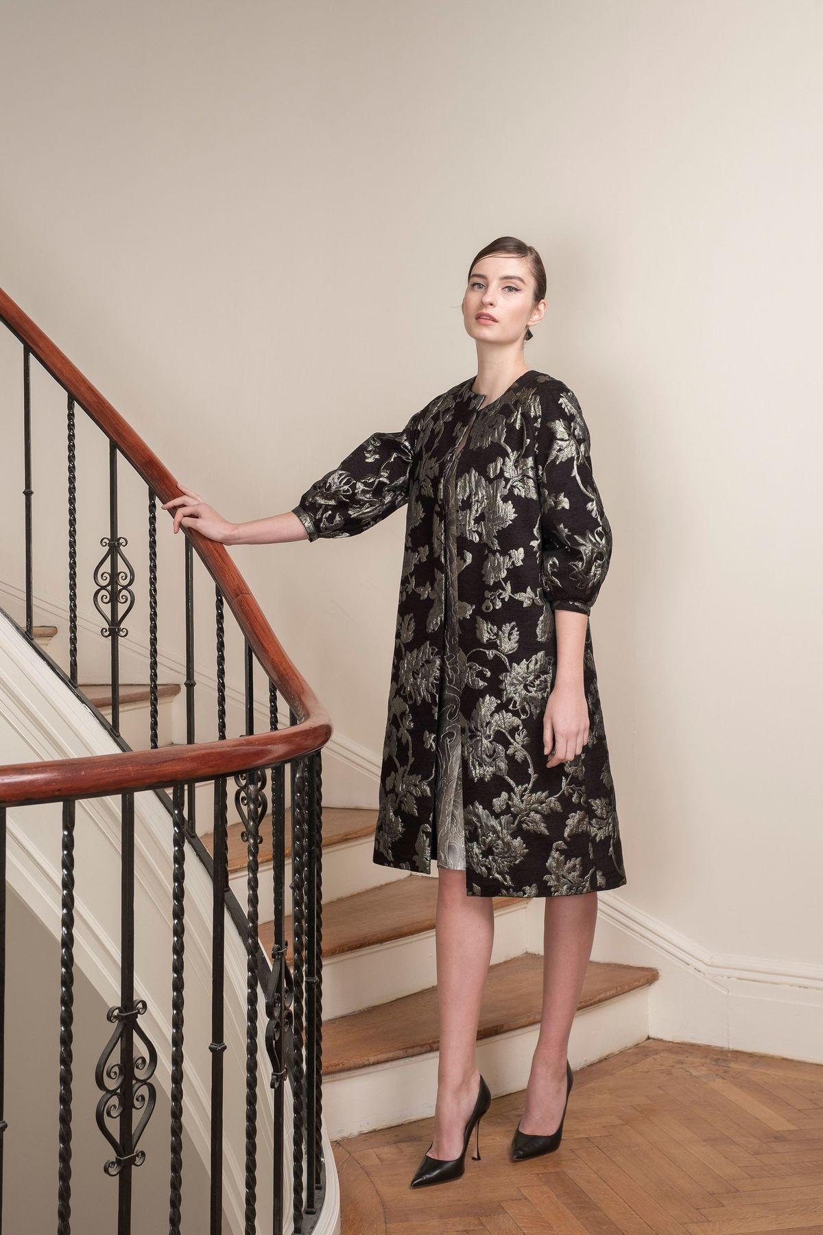 مدل مانتو ژاکارد مشکی طرح دار 1